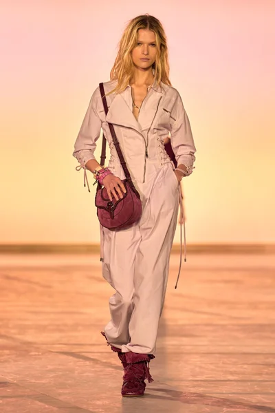 Look 43